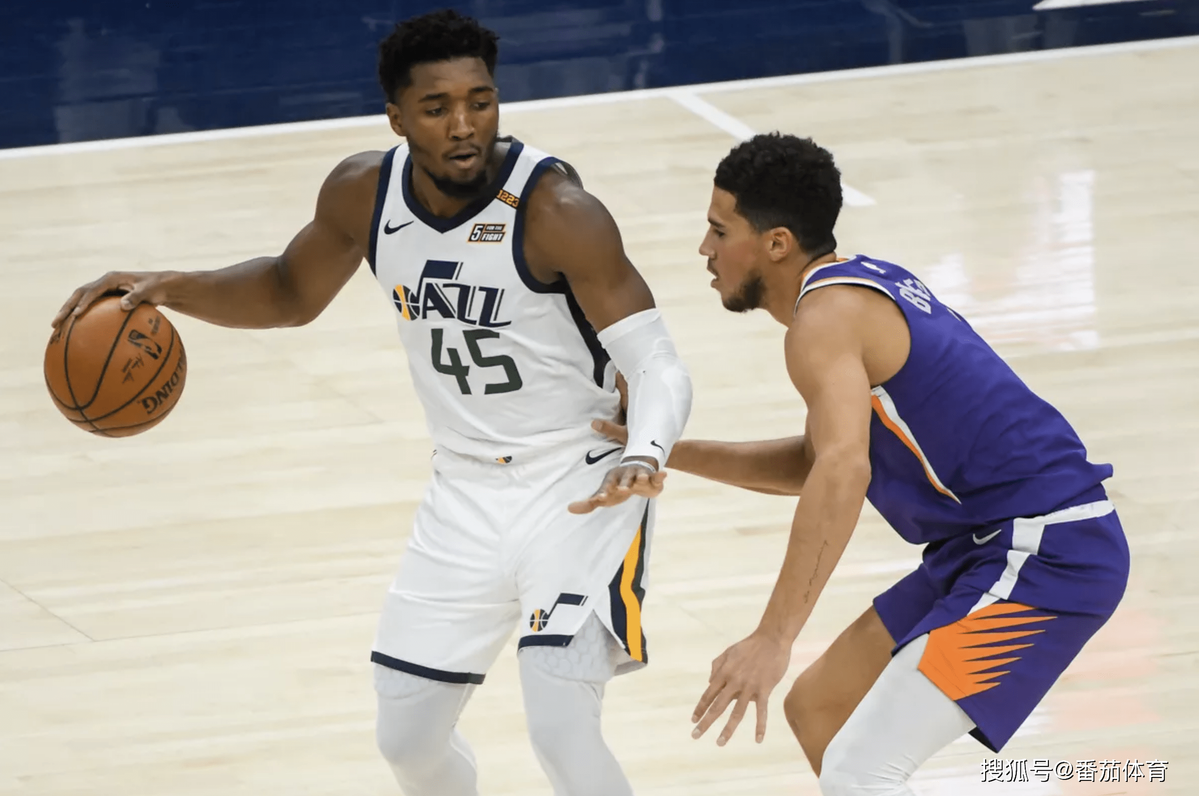 米乐官方入口-包含费德勒在拜仁比赛中出色防守里尔绝杀压哨备战德国杯，这操作让人直呼：菲尼克斯太阳赛后内部沟通的词条