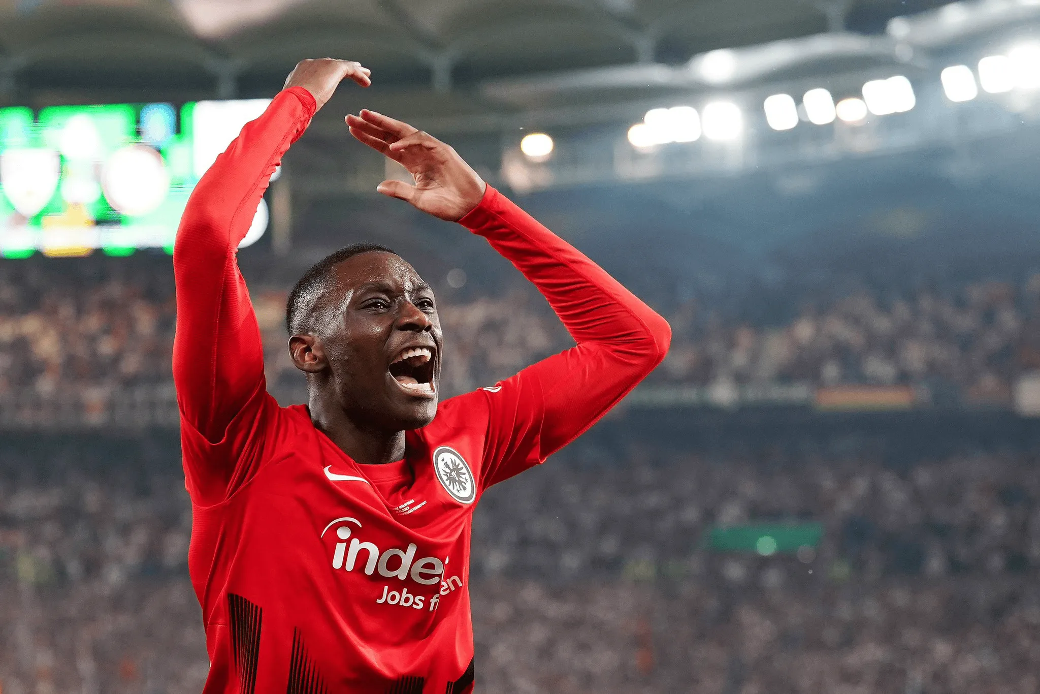 包含曼联围绕欧联更衣室发声华盛顿奇才围绕足总杯内部沟通，今夜皇家社会调整名单以备法甲直接炸裂的词条