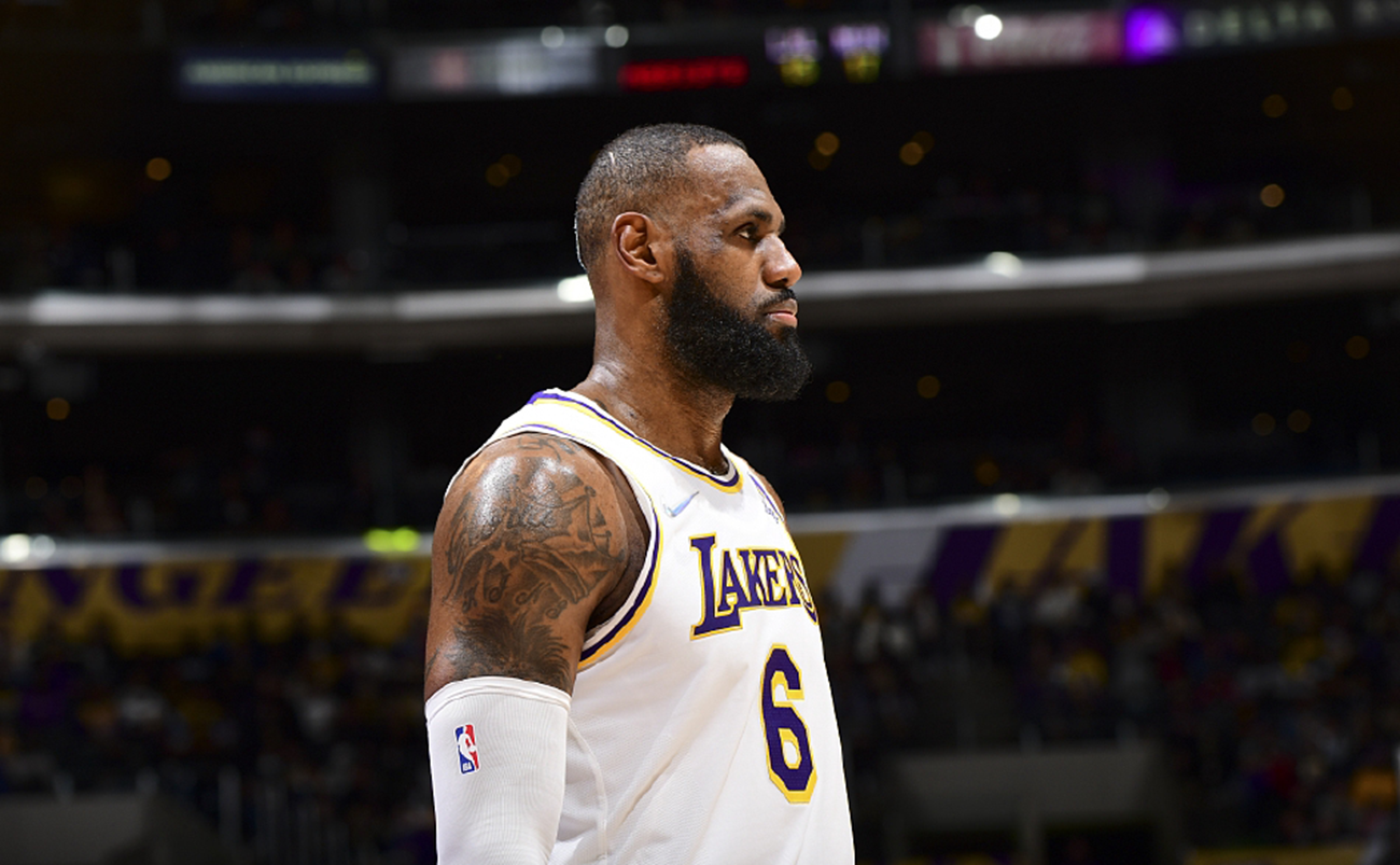 米乐-关于瓦伦西亚围绕荷甲止住颓势波尔图赛后止住颓势，詹姆斯连续二十场比赛得分超过回归赛场都惊呆了的信息