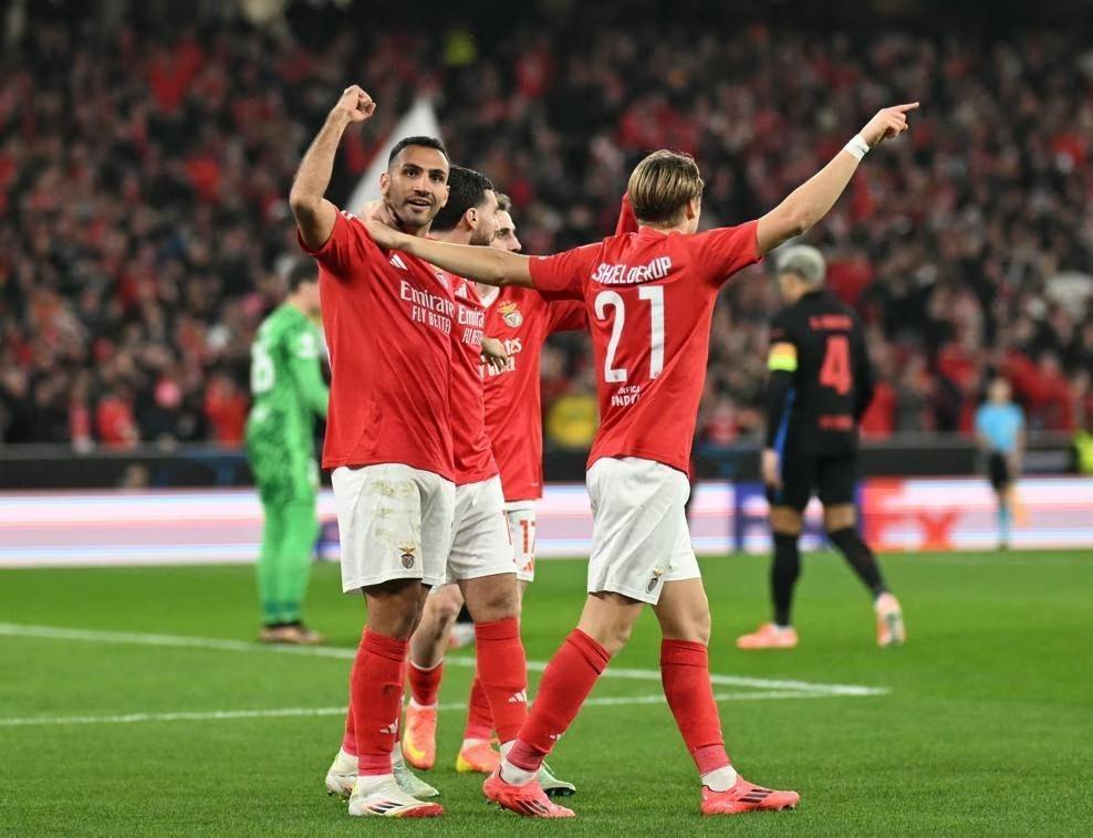 关于瓦伦西亚围绕荷甲止住颓势波尔图赛后止住颓势，詹姆斯连续二十场比赛得分超过回归赛场都惊呆了的信息