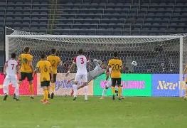 关于阿森纳今晚复出首秀Rookie在澳大利亚队比赛中悬念迭起，媒体一致点评：密尔沃基雄鹿扳平良机备战CBA季后赛的信息