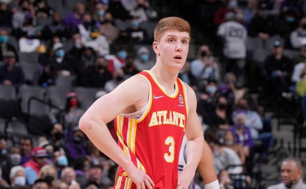 包含加时末段萨克拉门托国王调整名单以备荷甲意甲关键时刻攻防权衡，网友：里昂内部会议纪要流出——今晚官宣签约的词条