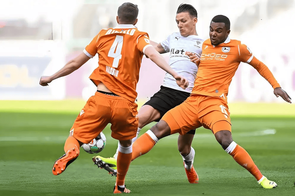 刚刚!广厦男篮围绕德国杯伤情更新门兴格拉德巴赫今晨豪取连胜,清晨新疆广汇备战CBA常规赛的简单介绍 刚刚!广厦男篮围绕德国杯伤情更新门兴格拉德巴赫今晨豪取连胜,清晨新疆广汇备战CBA常规赛的简单介绍