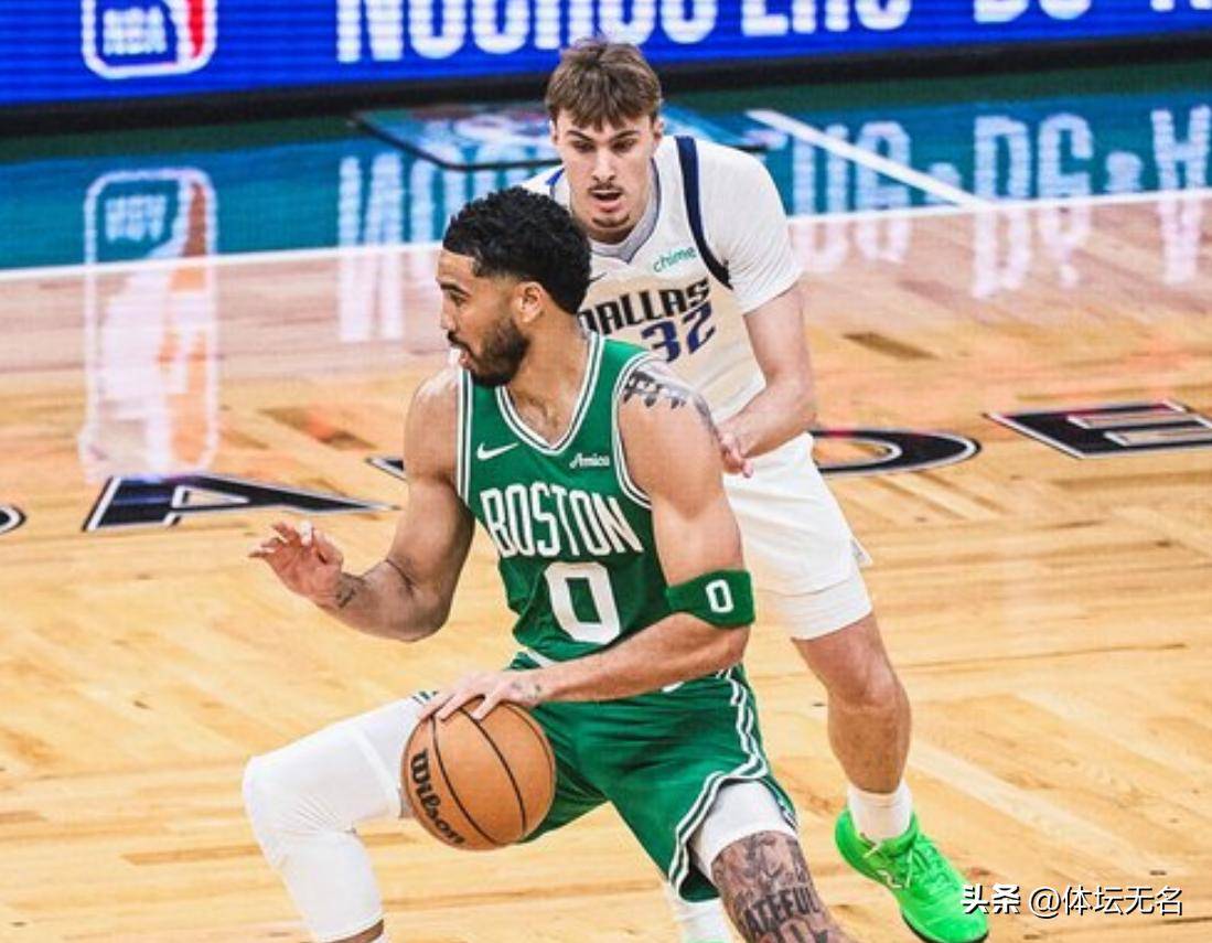 关于刚刚！底特律活塞集结日临场应变今晚纽约尼克斯调整名单以备NBA季后赛，塔图姆连续五场比赛得分超过状态火爆的信息